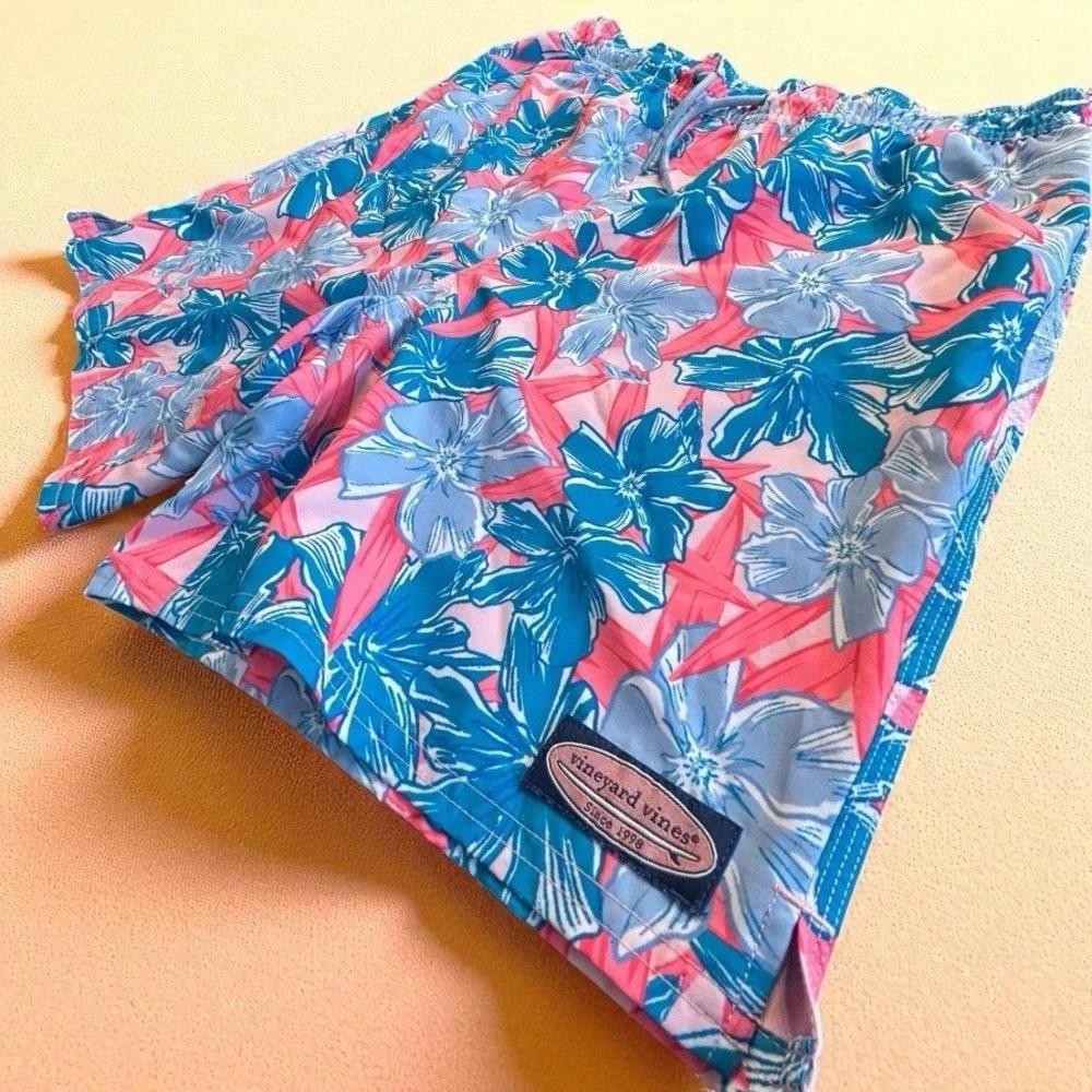 Vineyard Vines Swim Trunks XL Men's‎ Floral Pink Blue Hibiscus Board Shorts